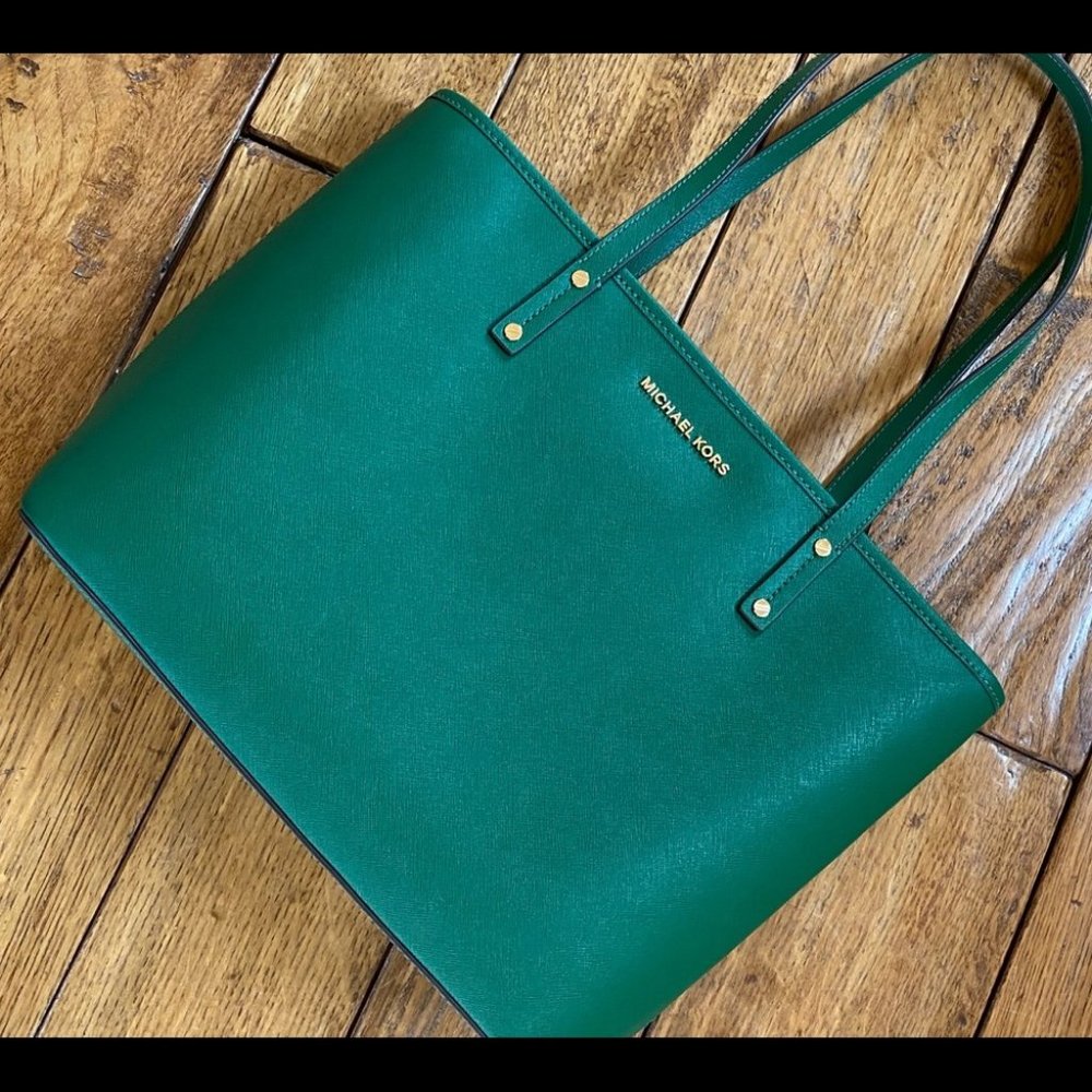 NWT Michael Kors Jet set travel md TZ tote green